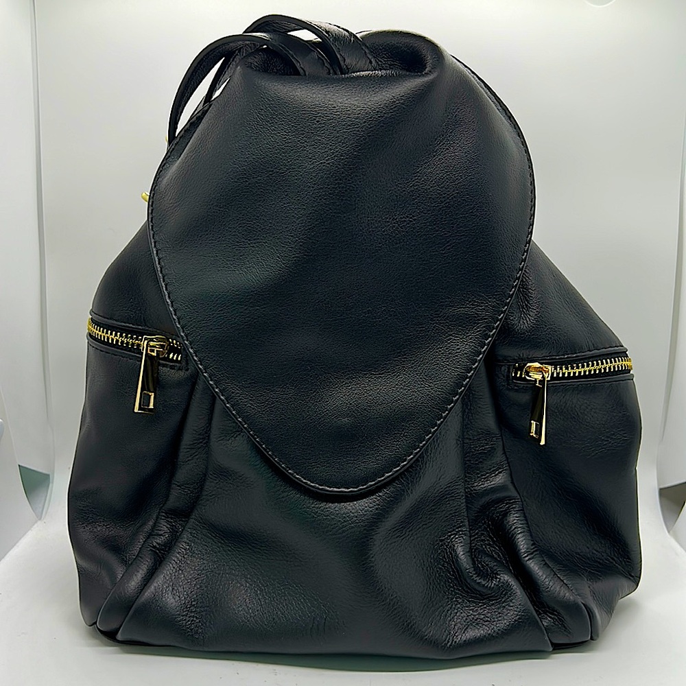 UNICA! Firenze NWT Luxurious Black Leather Backpack Bag ❤️
